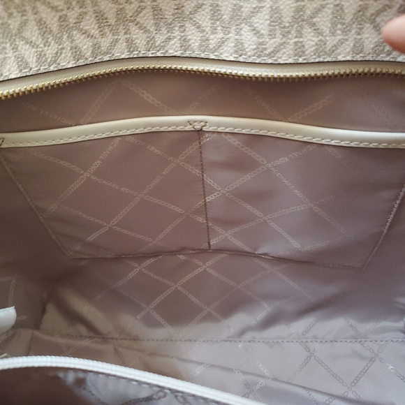 Michael kors Signature Sinclair East West Logo Large Tote Shoulder Bag - Picture 13 of 14